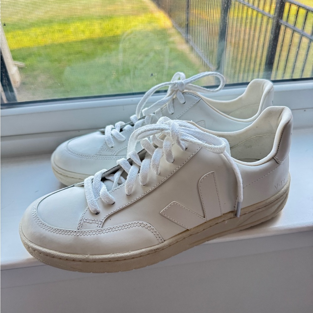 Veja V-12 Casual Sneakers